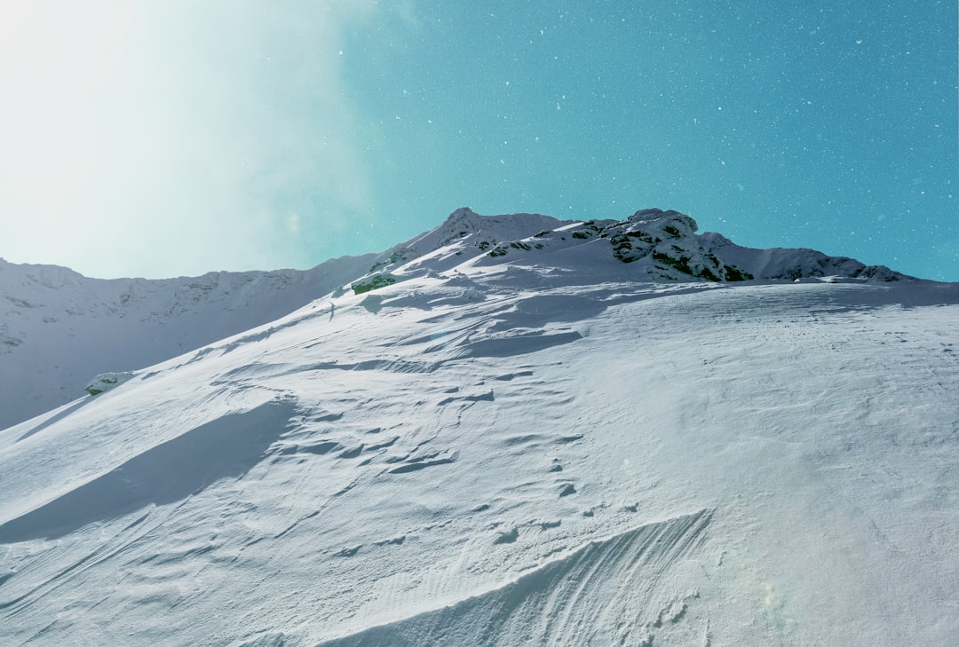 Photo snowball vs avalanche